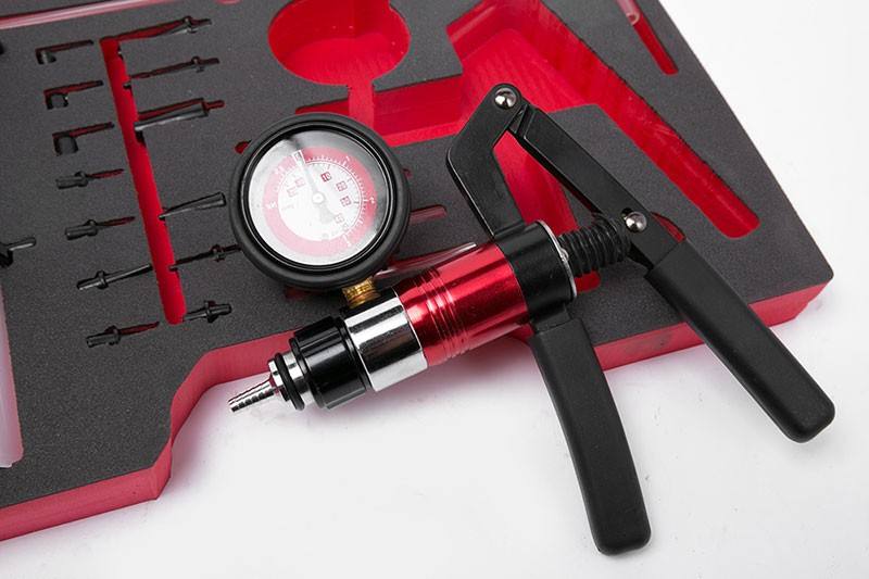 Vacuum Pressure Pump Brake Bleeding Kit
