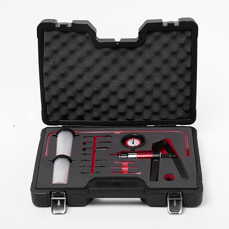 Vacuum Pressure Pump Brake Bleeding Kit