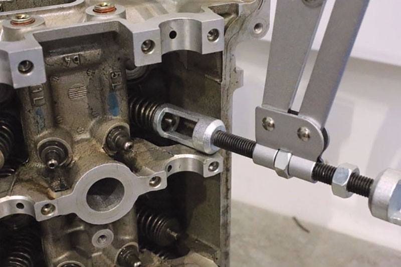 Auxiliary Stretch Belt Removal Tool