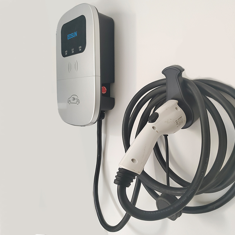 Cargador de vehículos eléctricos (EV) Wallbox de 32 amperios y 7 kilovatios, estación de carga para automóviles eléctricos.