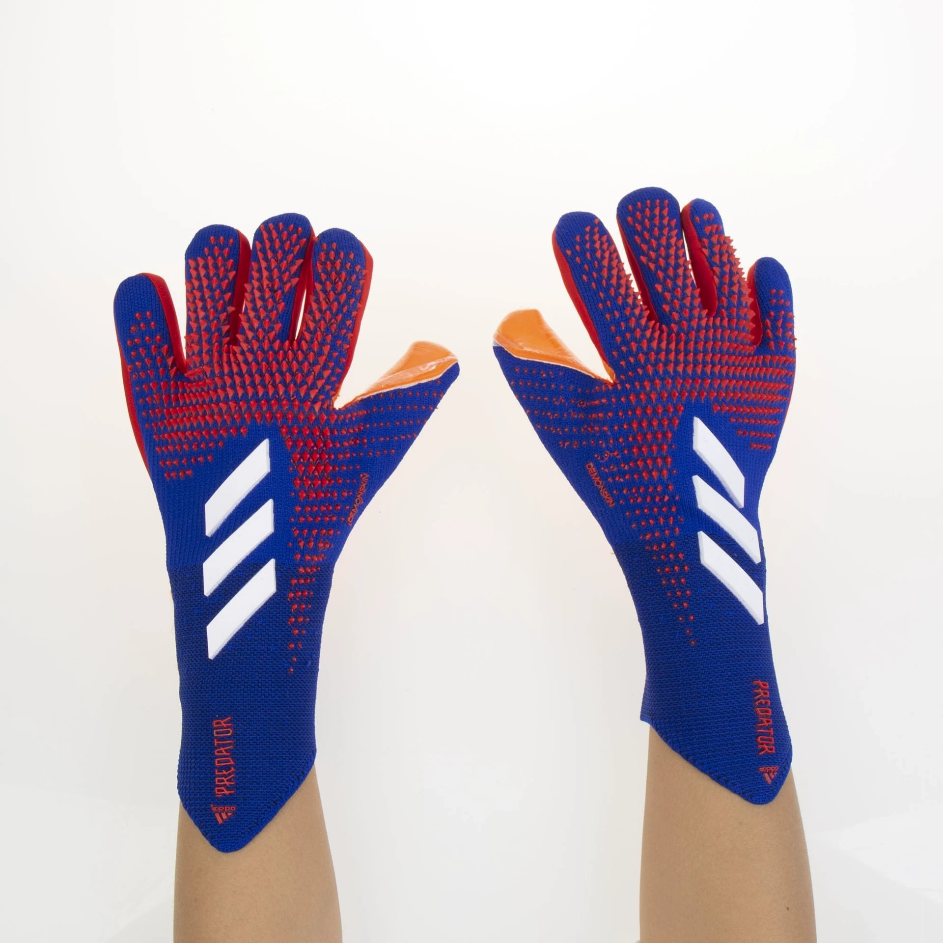 Football goalkeeper gloves, latex anti slip and wear-resistant training gloves, adult and child finger protection gloves, goalkeeper gloves