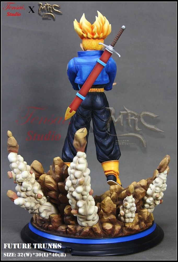 IN-STOCK  MRC Studios  Trunks statue