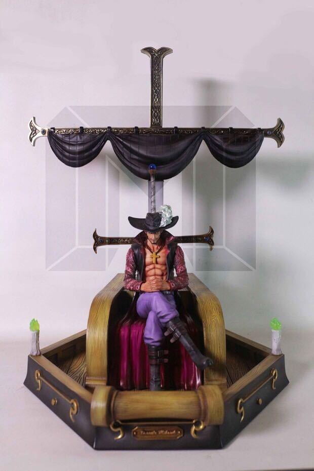 IN-STOCK  Model palace Mihawk  statue