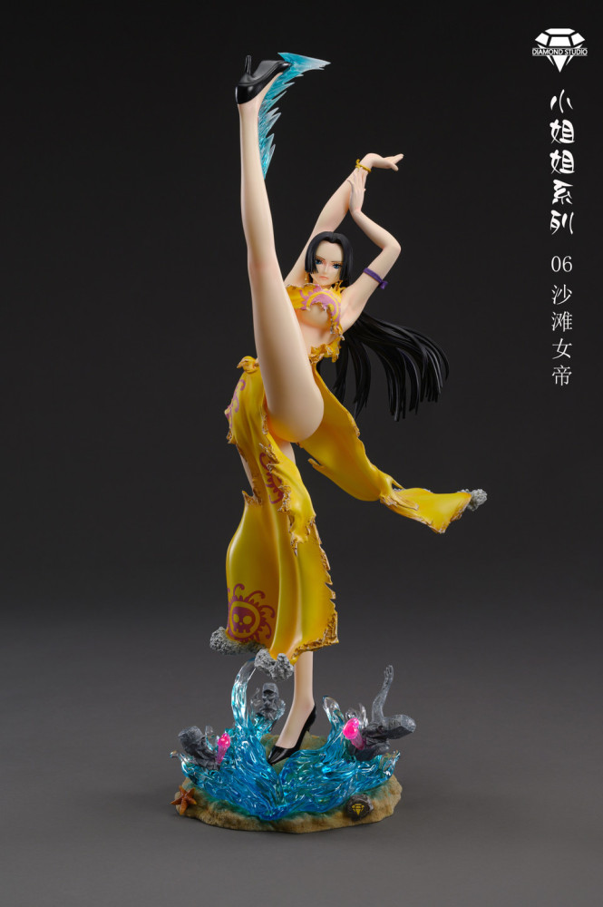 【PRE-ORDER】Diamond STUDIO ONE PIECE Beach Boa Hancock