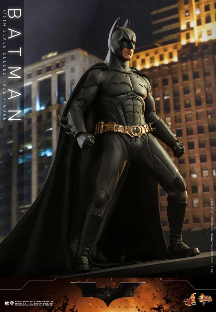 【IN-STOCK】Hot Toys MMS595 Batman Begins - Batman 2.0 1/6