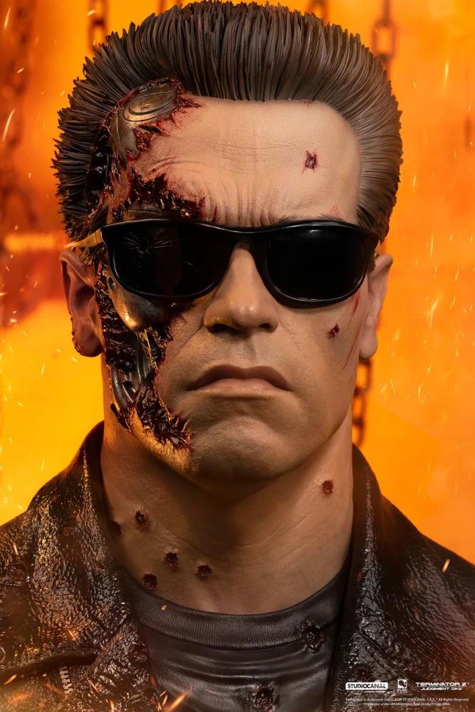 【PRE-ORDER】Terminator 2 T-800 Model 101 Battle Damaged Art Mask Exclusive Edition