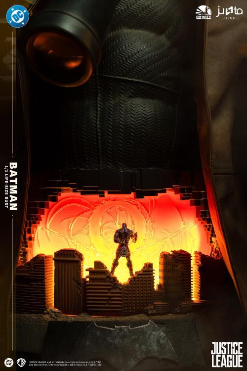【PRE-ORDER】Zach Snyder's Justice League Knightmare Batman 1/1 Limited Edition Bust