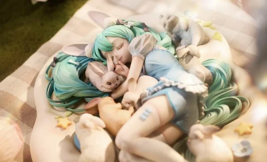 【PRE-ORDER】Liang Chan Studio - Sleeping Rabbit Hatsune Miku 1/6