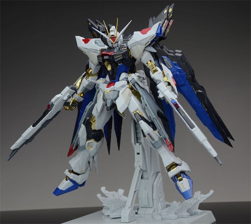 DABAN 8802 Strike Freedom Gundam With WING OF LIGHT 1/100 MG ZGMF-X20A SEED DESTINY Gundam