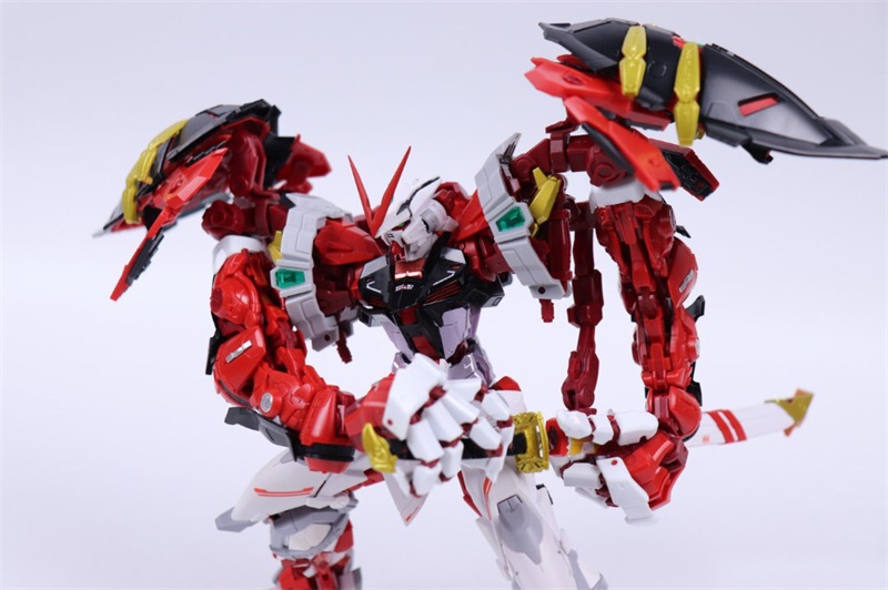 DABAN 8814 Astray Red Frame Powered Red 1/100 MG MBF-P02 SEED