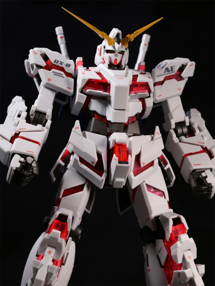 DABAN 6637 Unicorn Gundam OVA Red And Green Psycho Frame 1/100 MG RX-0 Gundam