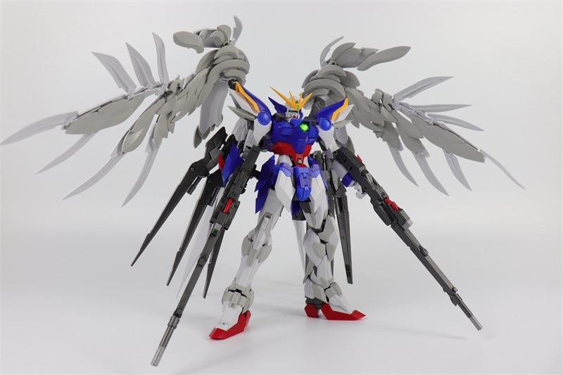 SUPERNOVA Wing Gundam Zero EW Ver. 1/100 MG XXXG-00W0 MOXIN Gundam