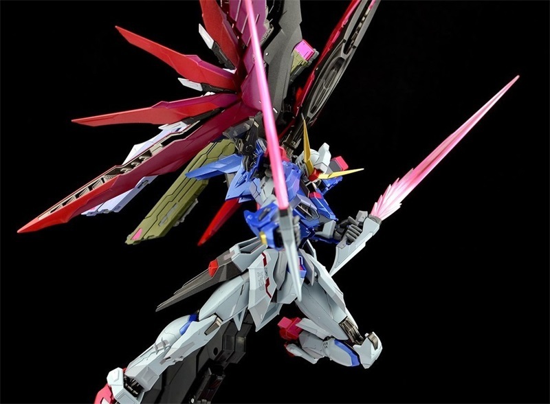 DRAGON MOMOKO Destiny Gundam 1/100 MG ZGMF-X42S Gundam