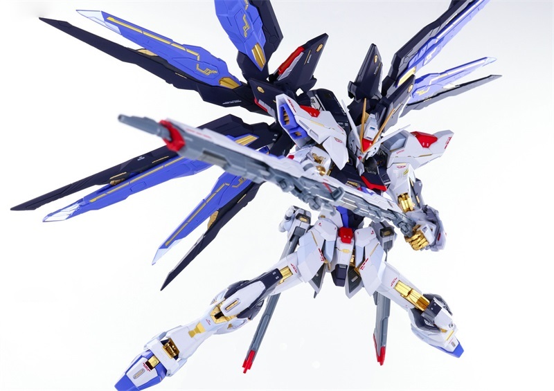 MC STRIKE FREEDOM GUNDAM SOUL BLUE Ver. 1/100 ZGMF-X20A