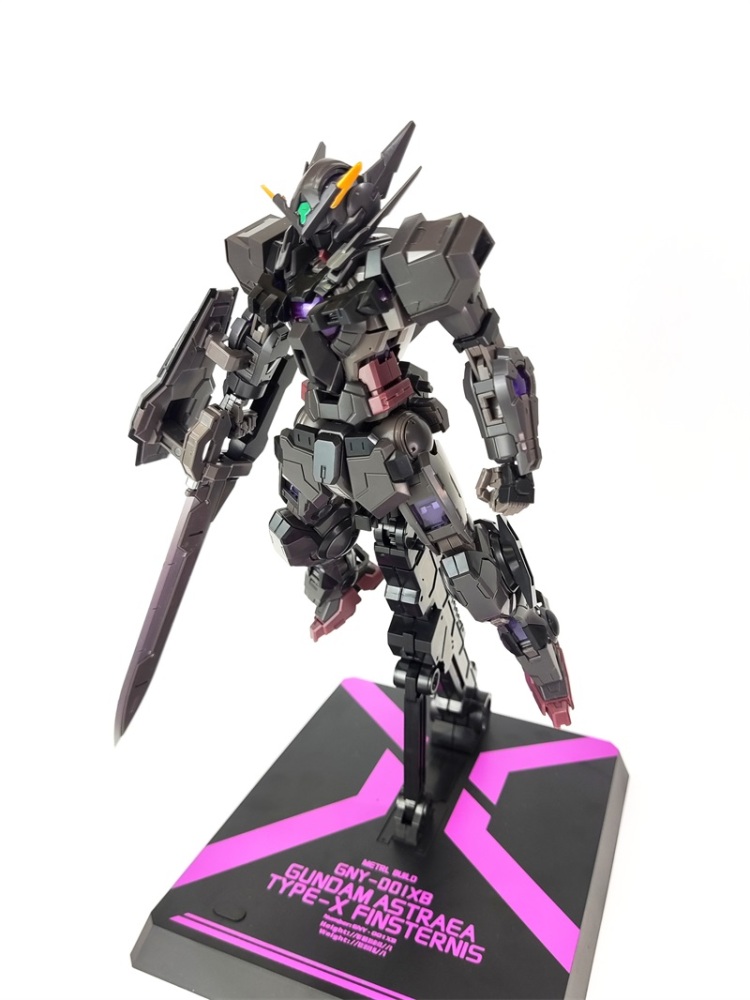 HS Gundam Astraea Type-X Finsternis 1/100 MG GNY-001XB