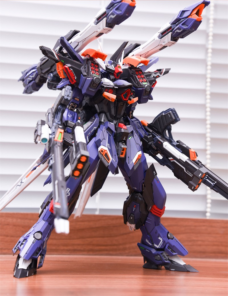 IN ERA + RULING 1/100 MG TYPE 01. FULL ARMED BATTLEMACHINE