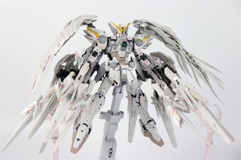 DABAN 8827 Wing Gundam Snow White Prelude 1/100 MG XXXG-00YSW Gundam