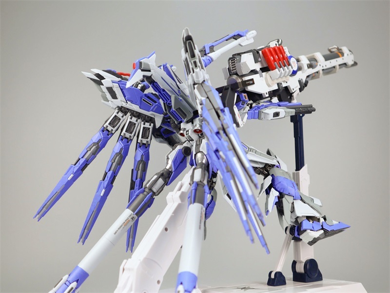 WEIHU Hi-ν Gundam Ver.YUJIAO 1/100 MG RX-93-v2