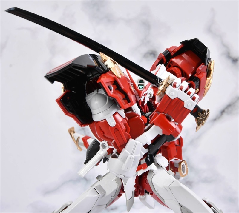 MJH MR Gundam Astray Red Frame Powered Red 1/100 MG MBF-P02