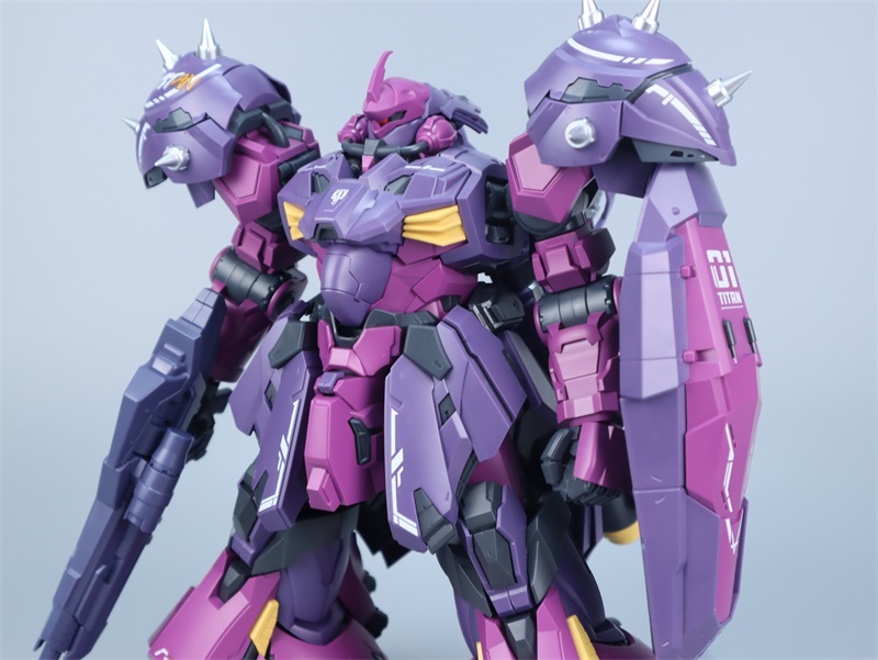 MechaArk MESSER 1/100 MG TYPE-F02 NAKED (COMMANDER TYPE) DOMINANT TITAN