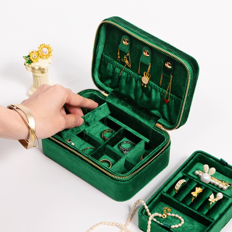 Alenvenew 2023 Flannelette Portable Travel European Necklace Velvet With Mirror Jewelry Box For Women Girls Small