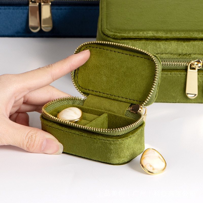 Alenvenew 2023 Flannelette Portable Travel European Necklace Velvet With Mirror Jewelry Box For Women Girls Small