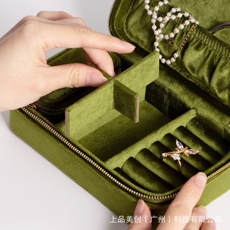 Alenvenew 2023 Flannelette Portable Travel European Necklace Velvet With Mirror Jewelry Box For Women Girls Small