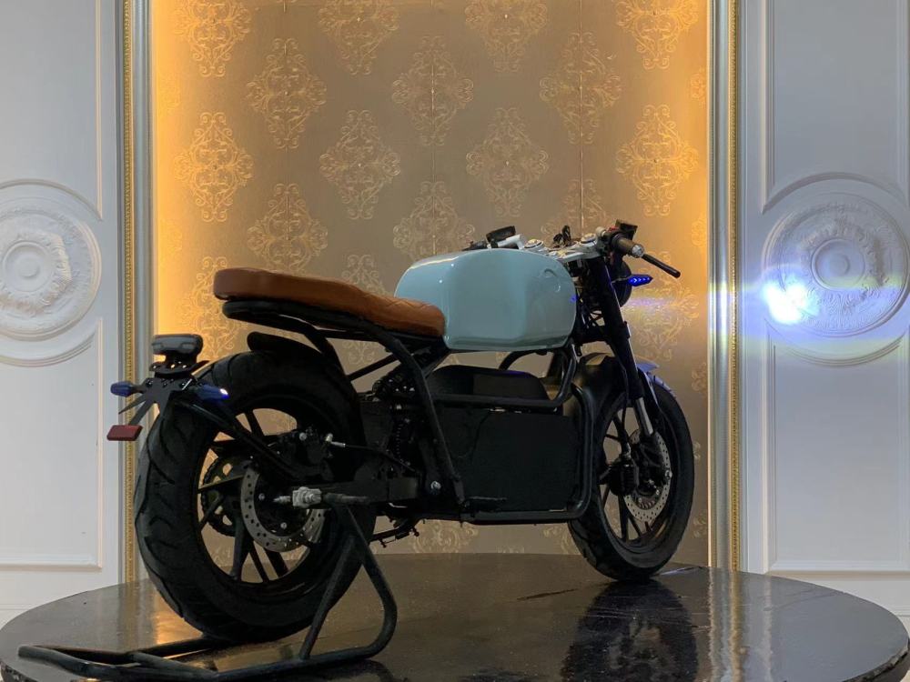 Retro cg Electirci Scooter Model Electric Motorcycle 8000W 100Ah for Adults QS06