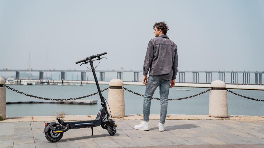 Polish Warehouse 1200W Folding e Scooter Fast Off Road Foldable Electric Scooter for Sale