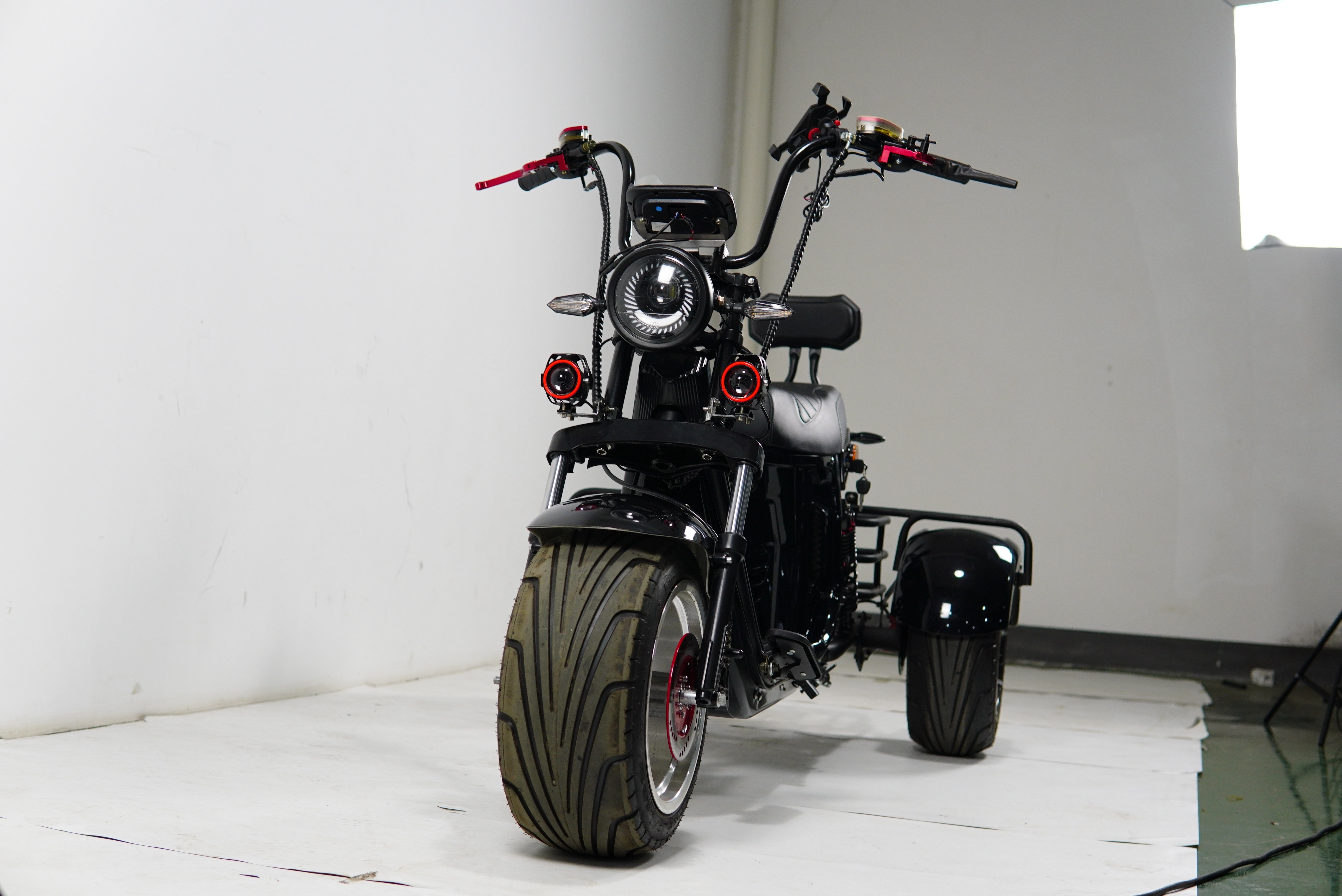 New model Three Wheel Bike E-Chopper 2000w Powerful Electric Scooter for Golf Course Use HT9
