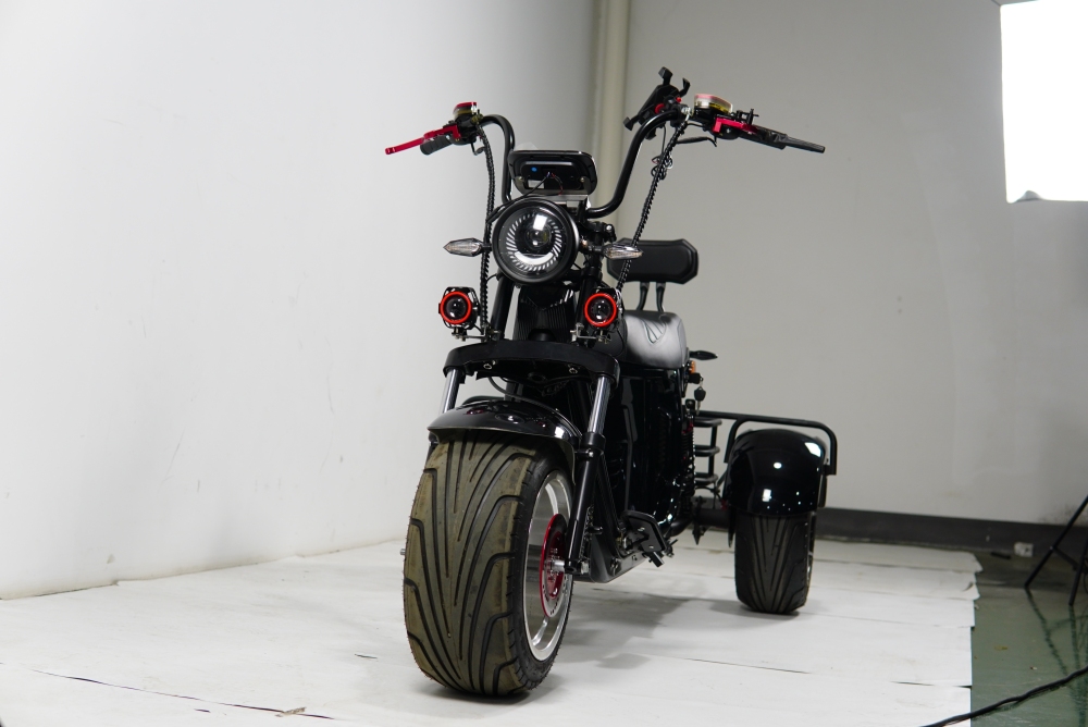 New model Three Wheel Bike E-Chopper 2000w Powerful Electric Scooter for Golf Course Use HT9