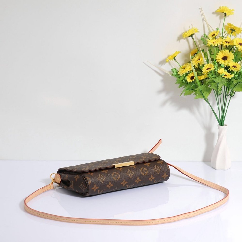 Louis Vuitton Favorite