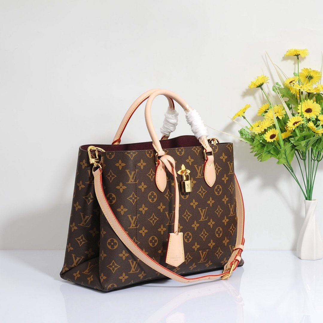 Louis Vuitton Montaigne