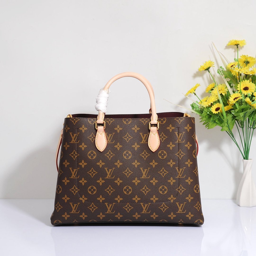 Louis Vuitton Montaigne