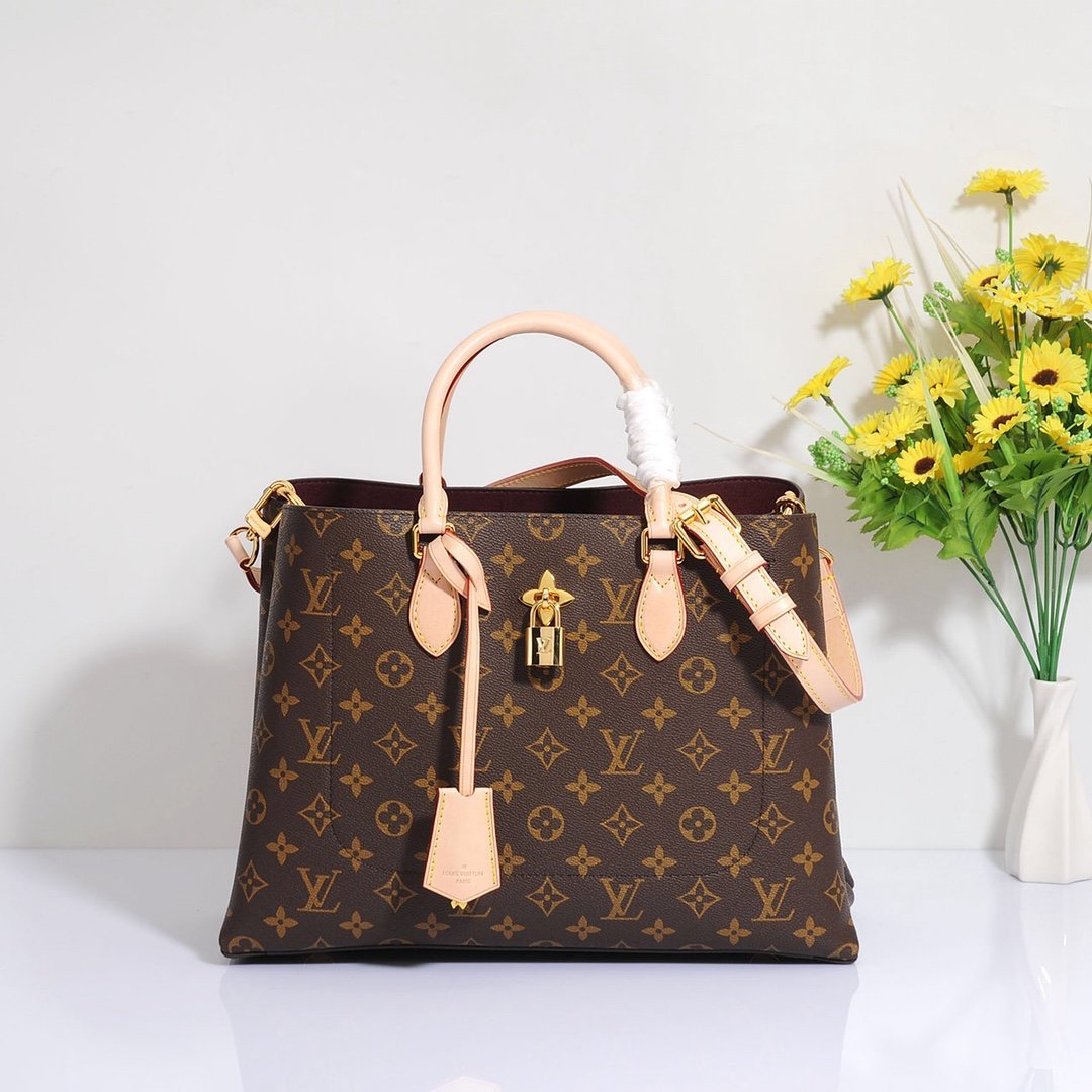 Louis Vuitton Montaigne