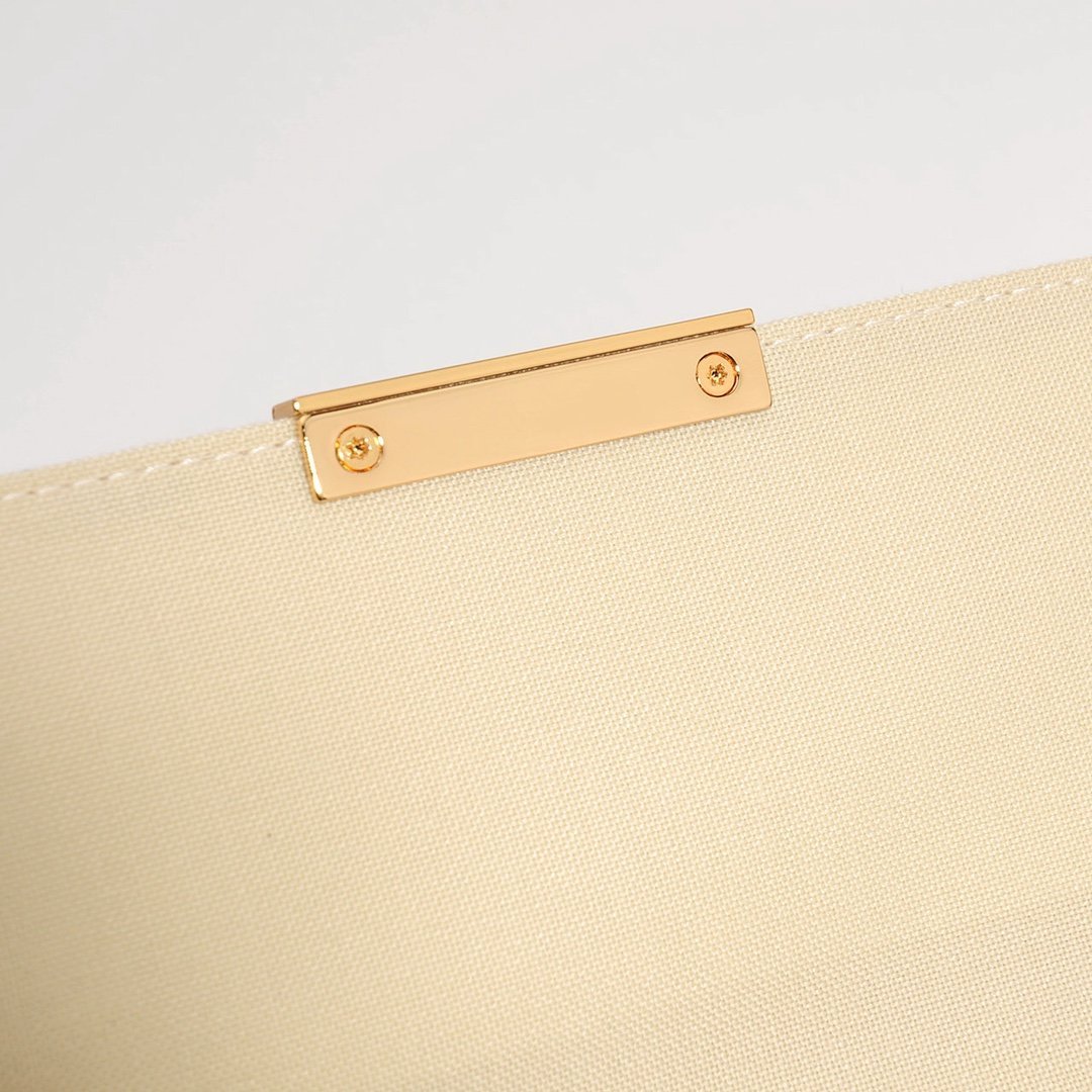 Louis Vuitton Favorite
