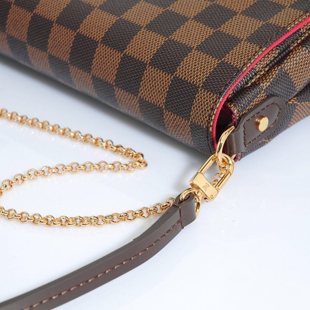 Louis Vuitton Favorite