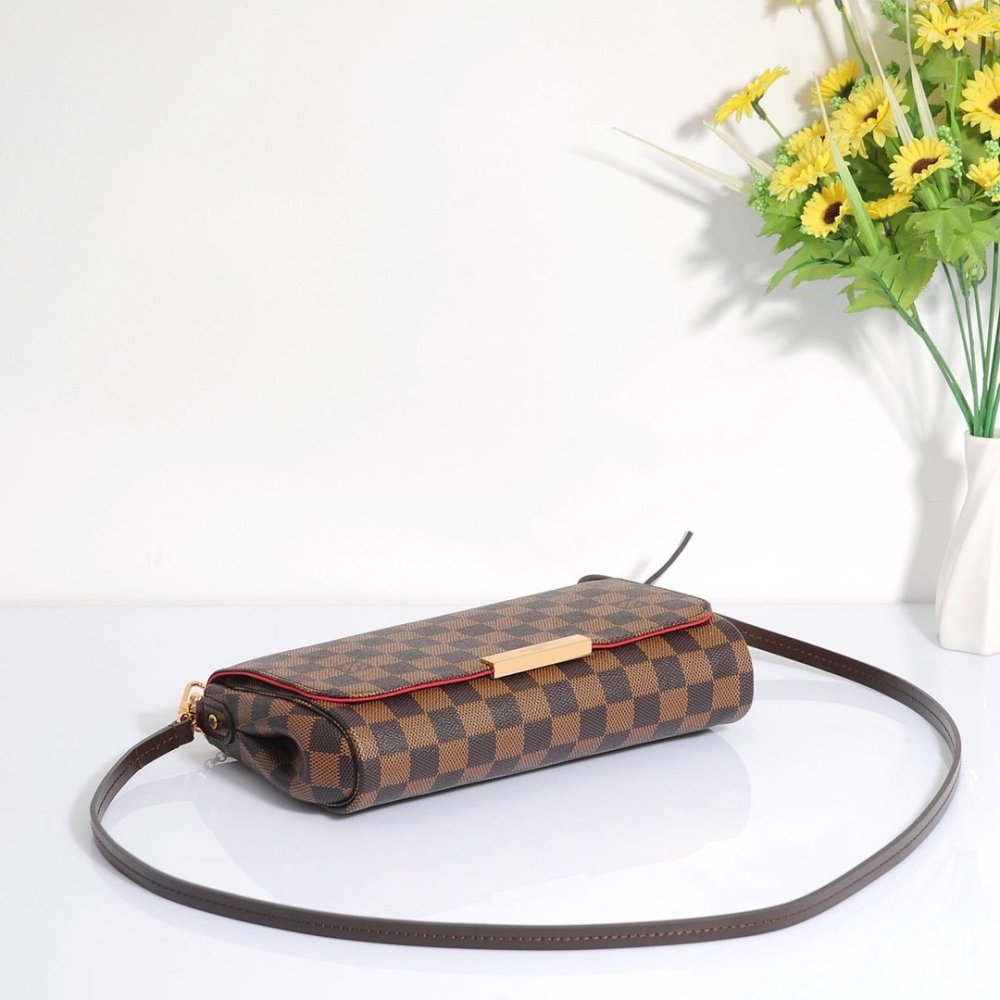 Louis Vuitton Favorite