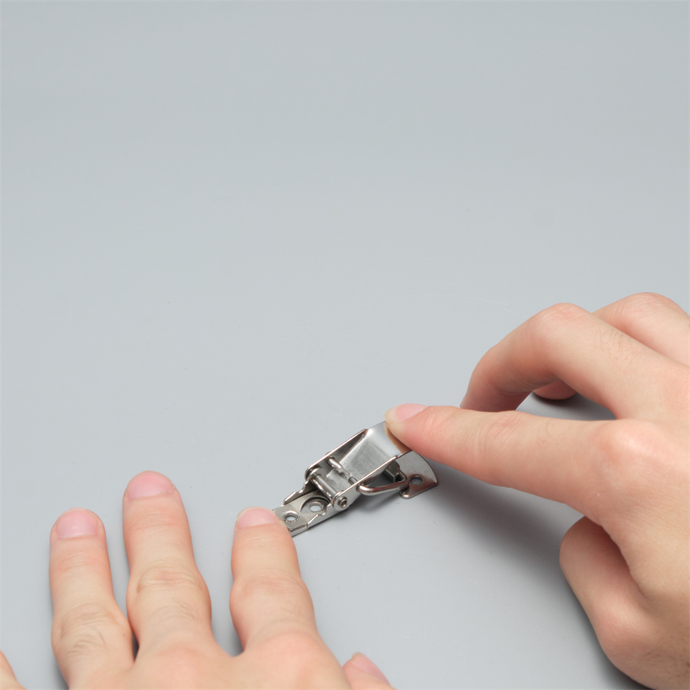 замок защелка на ящик z08