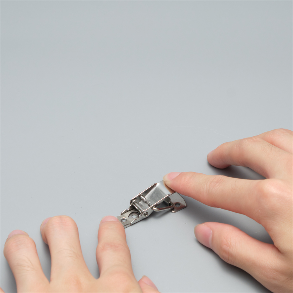 замок защелка на ящик z08