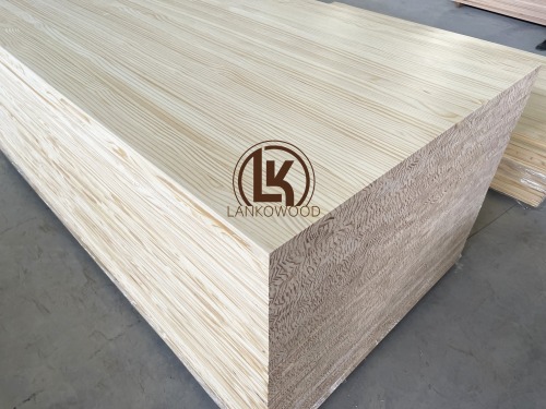 Клееная доска из сосновой кромки класса AA Клееная доска из массива сосны для использования в мебели
