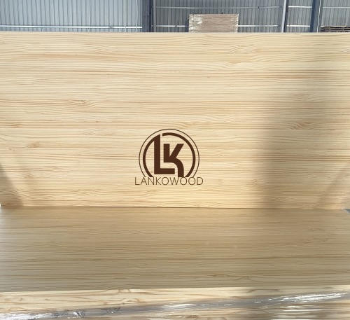 Клееная доска из сосновой кромки класса AA Клееная доска из массива сосны для использования в мебели