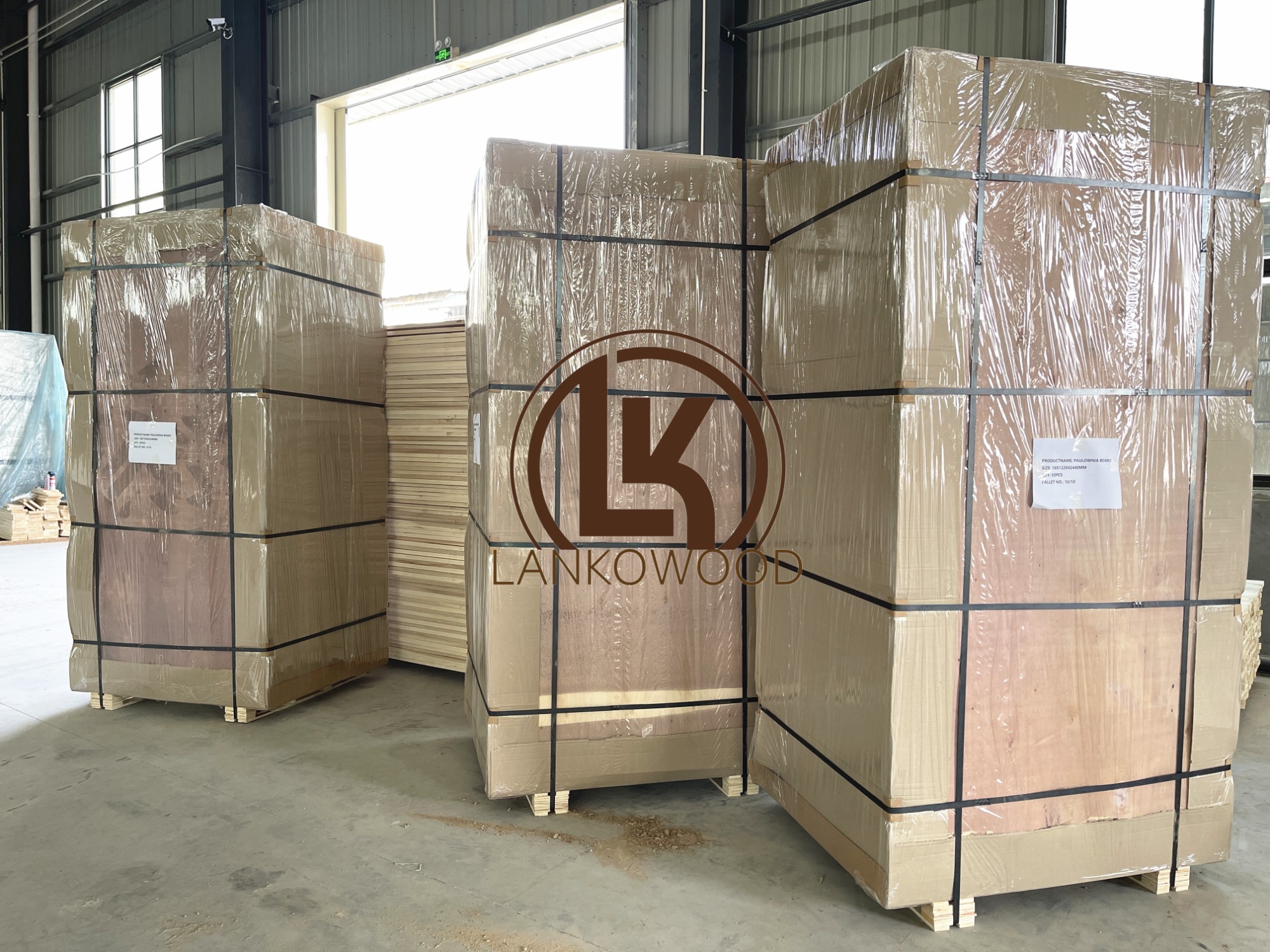 Pannello in pino incollato con bordo in pino di grado AA Pannello in pino massiccio per uso mobili