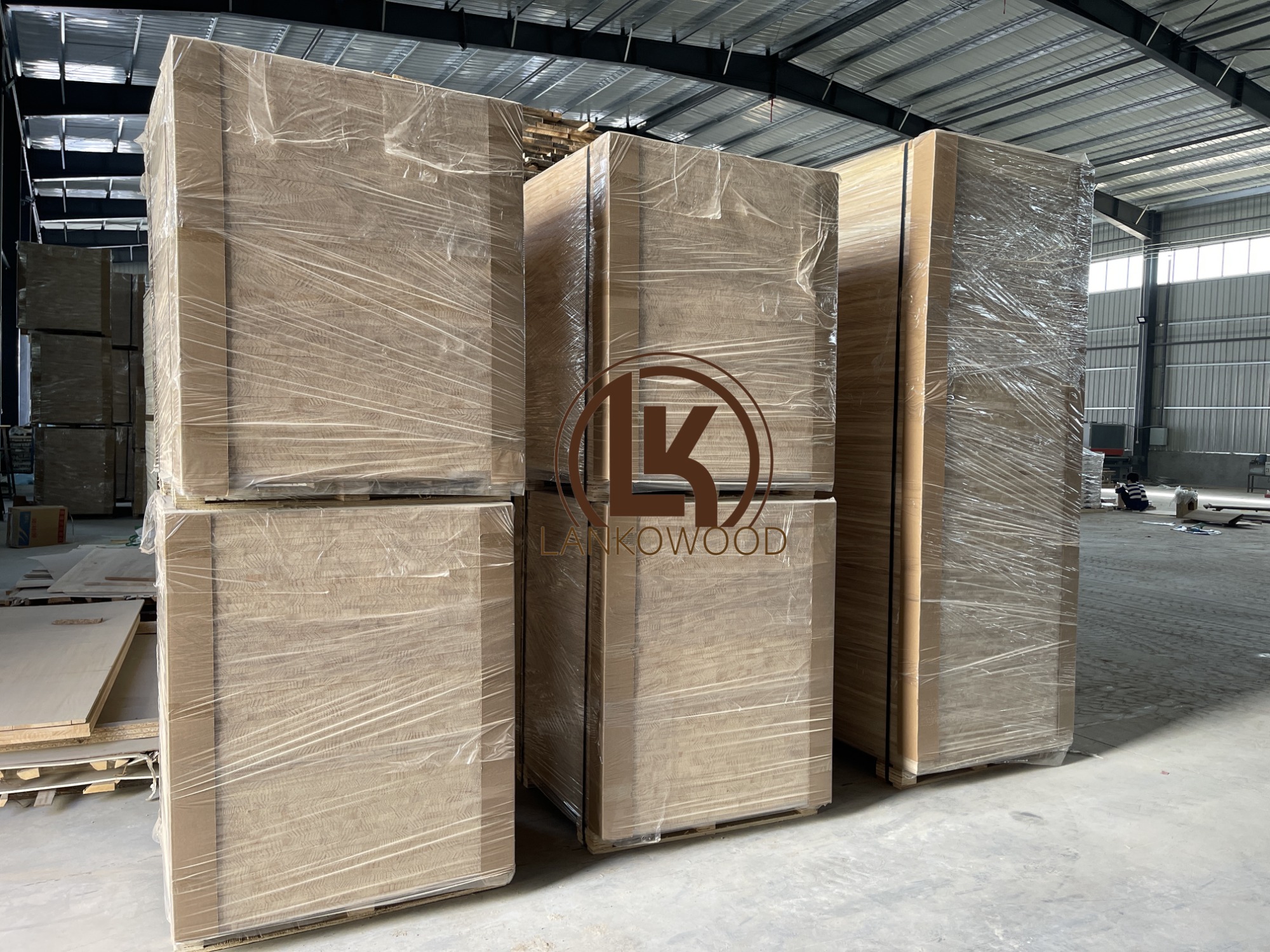 Pannello in pino incollato con bordo in pino di grado AA Pannello in pino massiccio per uso mobili