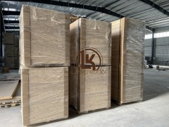 Pannello in pino incollato con bordo in pino di grado AA Pannello in pino massiccio per uso mobili