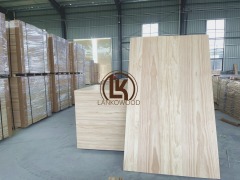 Pannello in pino incollato con bordo in pino di grado AA Pannello in pino massiccio per uso mobili