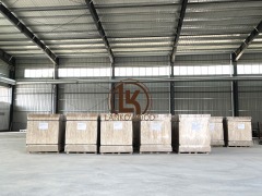 Клееная доска из сосновой кромки класса AA Клееная доска из массива сосны для использования в мебели