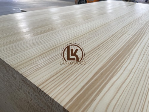 Клееная доска из сосновой кромки класса AA Клееная доска из массива сосны для использования в мебели