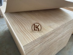 Pannello in pino incollato con bordo in pino di grado AA Pannello in pino massiccio per uso mobili