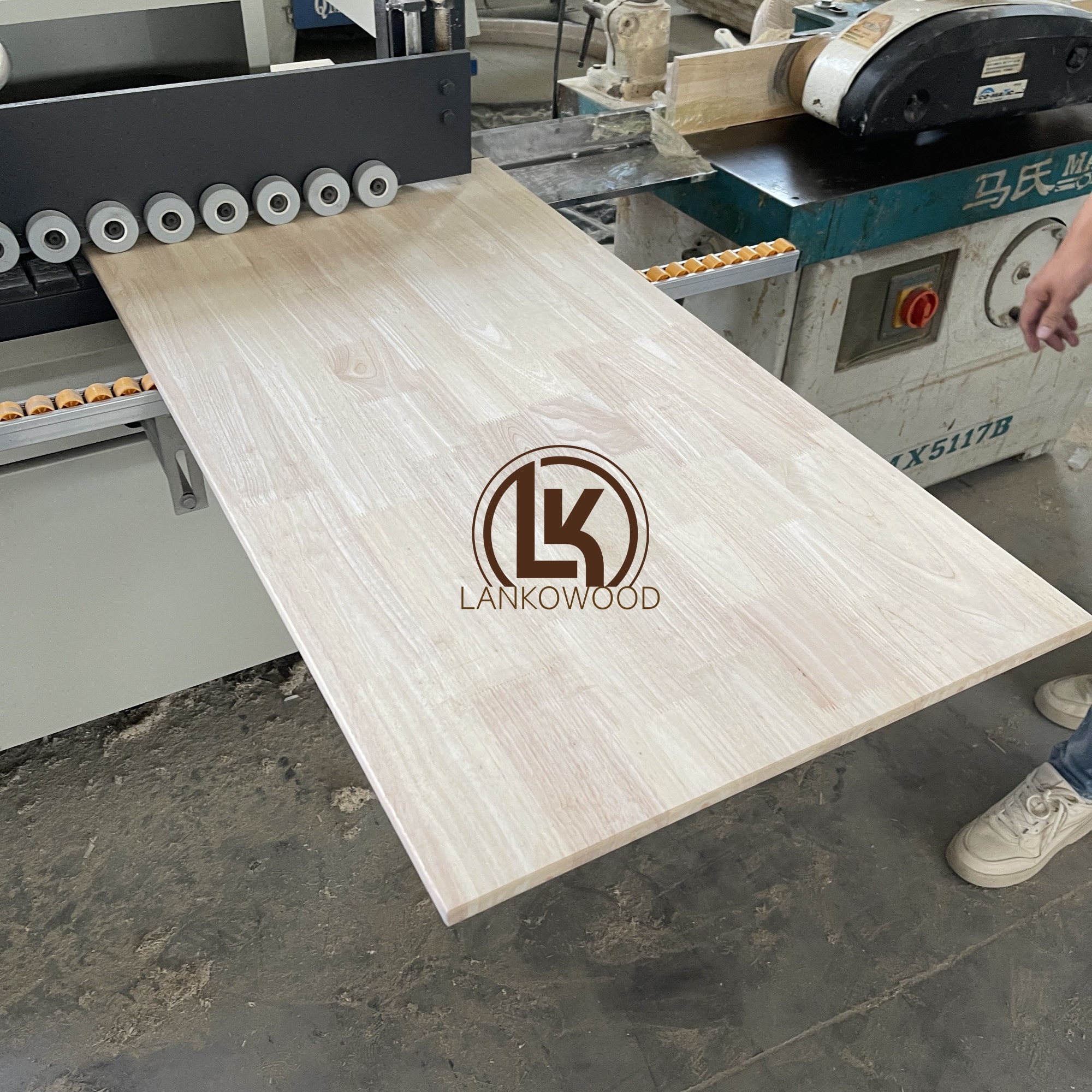 Резиновая деревянная доска с шипами